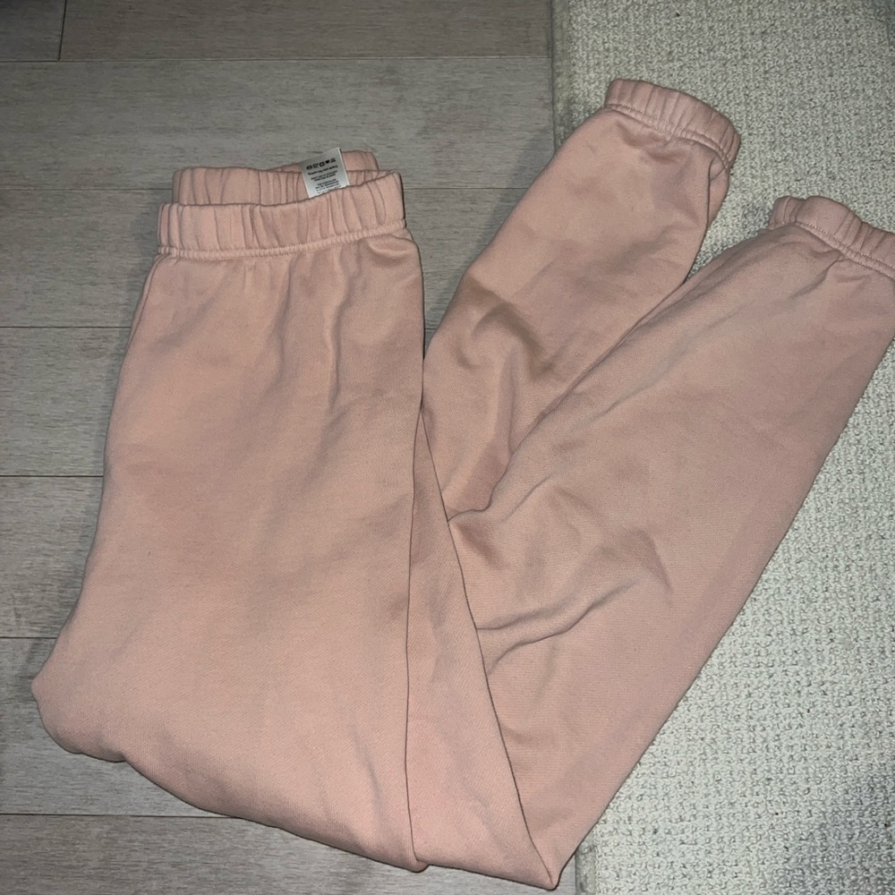 Aritzia TNA Pink Sweat Fleece Joggers